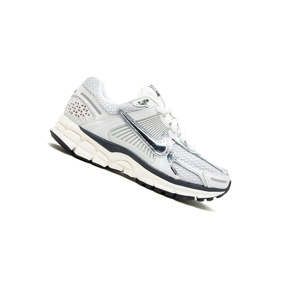Nike Zoom Vomero 5 Photon Dust Metallic Silver (Women's) FD0884-025 product image