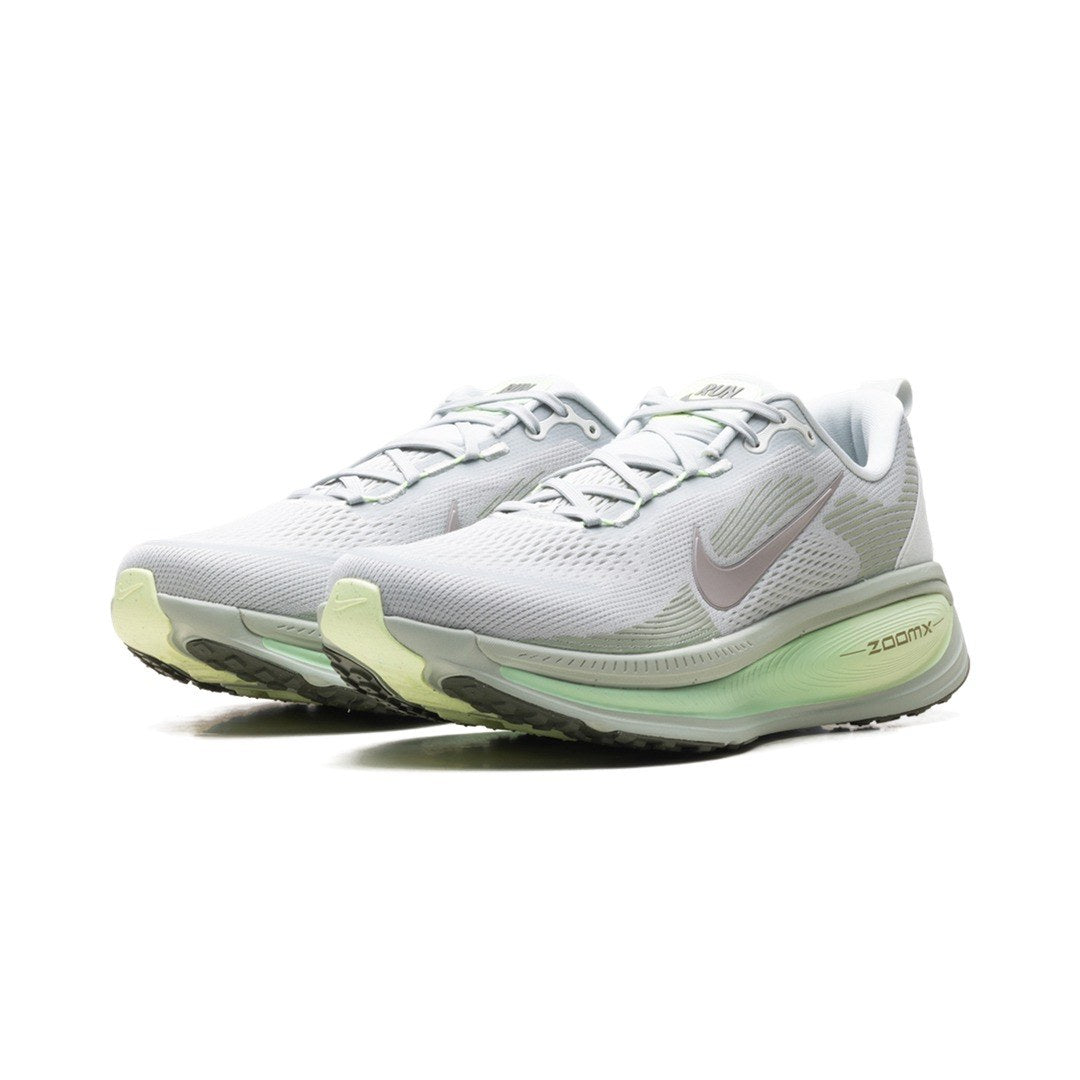 Nike Vomero 18 Light Silver Barely Volt Dusty Olive College Grey product image 2