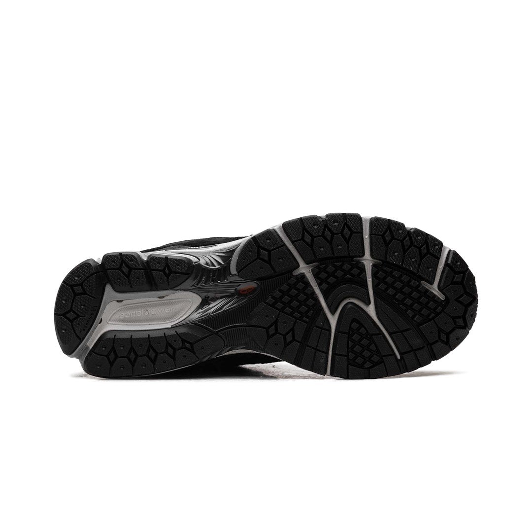 New Balance 2002R Woodland Black U2002RR product image 4